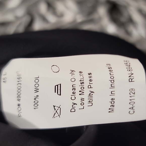 CALVIN KLEIN  SLIM FIT   BLACK  100% WOOL BLAZER, SPORT COAT, NWOT 46L - Picture 5 of 5